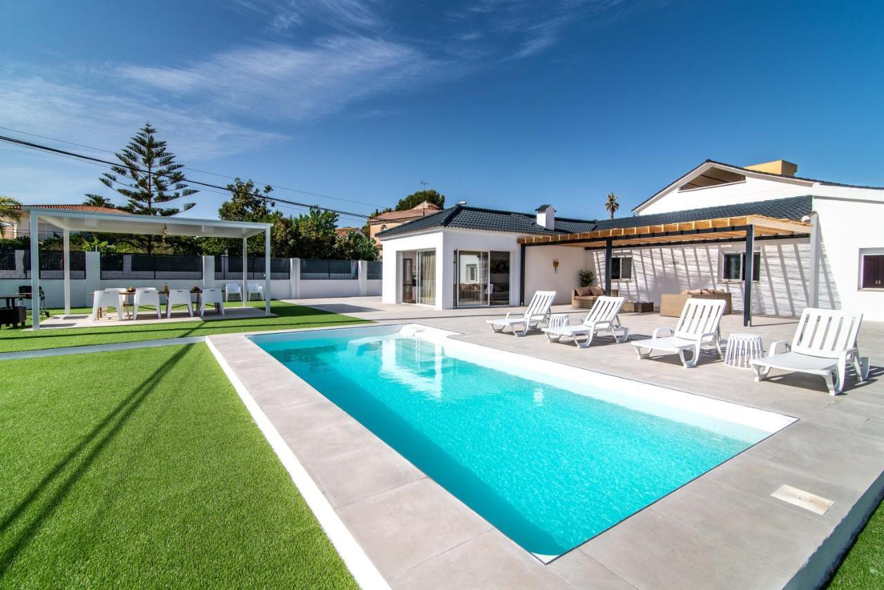 Palm Tree Villa - 5Bdr Paradise Pool / Chill Out Beds Торремолінос Екстер'єр фото