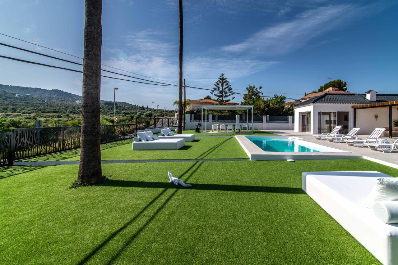 Palm Tree Villa - 5Bdr Paradise Pool / Chill Out Beds Торремолінос Екстер'єр фото