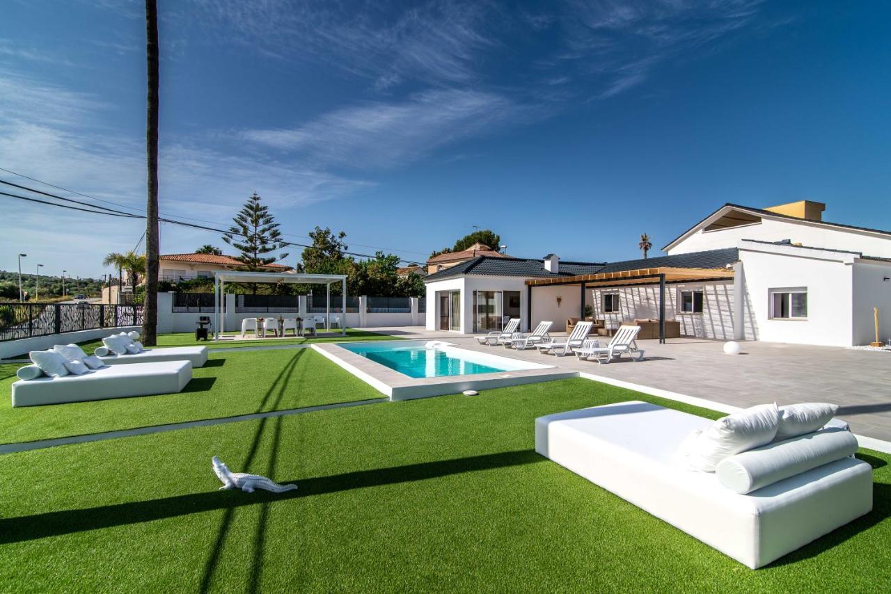 Palm Tree Villa - 5Bdr Paradise Pool / Chill Out Beds Торремолінос Екстер'єр фото